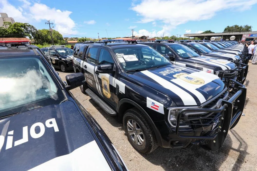 Viaturas entregue pelo Governo do Estado para a prefeitura de Camaçari. Foto: Patrick Abreu