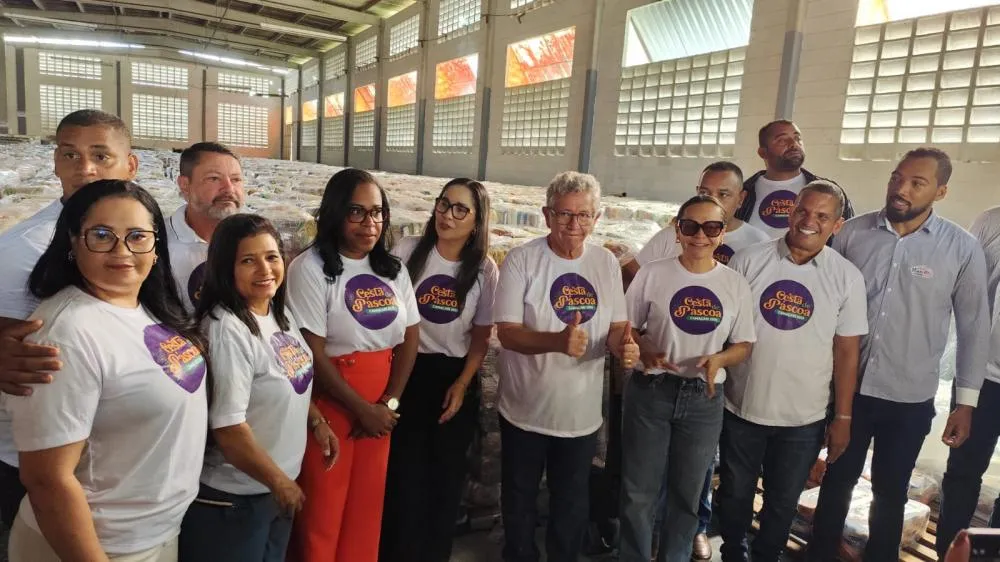 Visita ao galpão de armazenamento das cestas de páscoa. Foto: Herbert Rodrigues