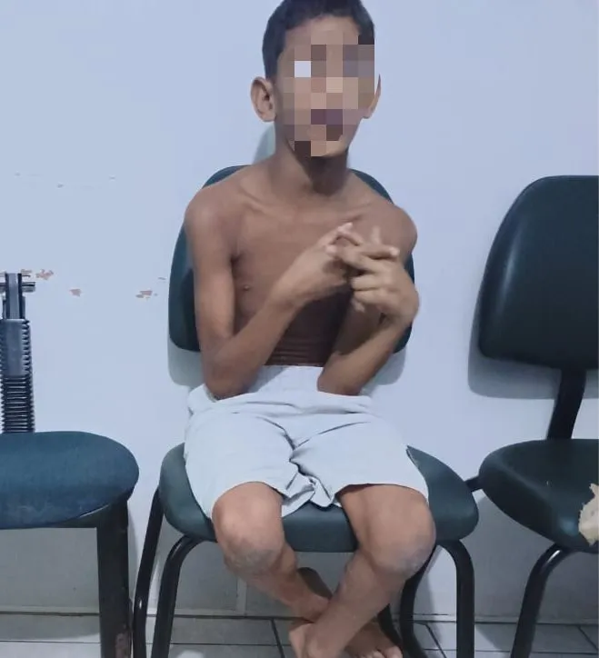 Menor é encontrado aparentemente desorientado e sem camisa no CCC