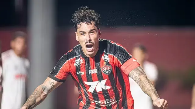 Lucas Halter em Vitória x Internacional (Foto: Victor Ferreira / EC Vitória)
